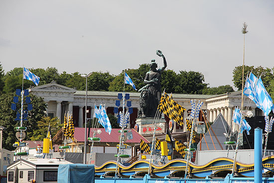 Aufbau Oktoberfest 2017 am 04.09.2017 (&copy;Foto: Marikka-Laila Maisel)
